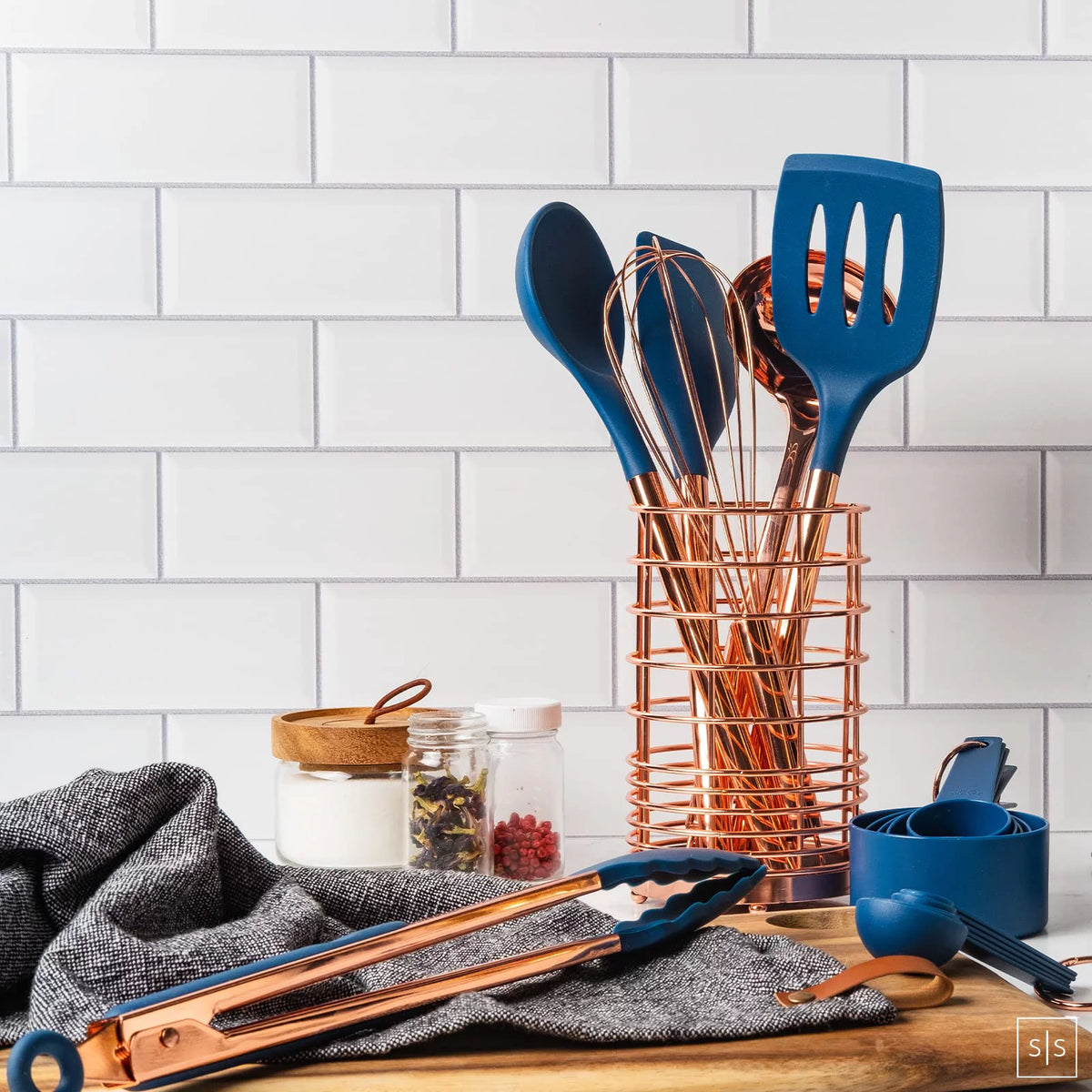 17 Pc Copper and Blue Silicone Kitchen Utensils Set I9528