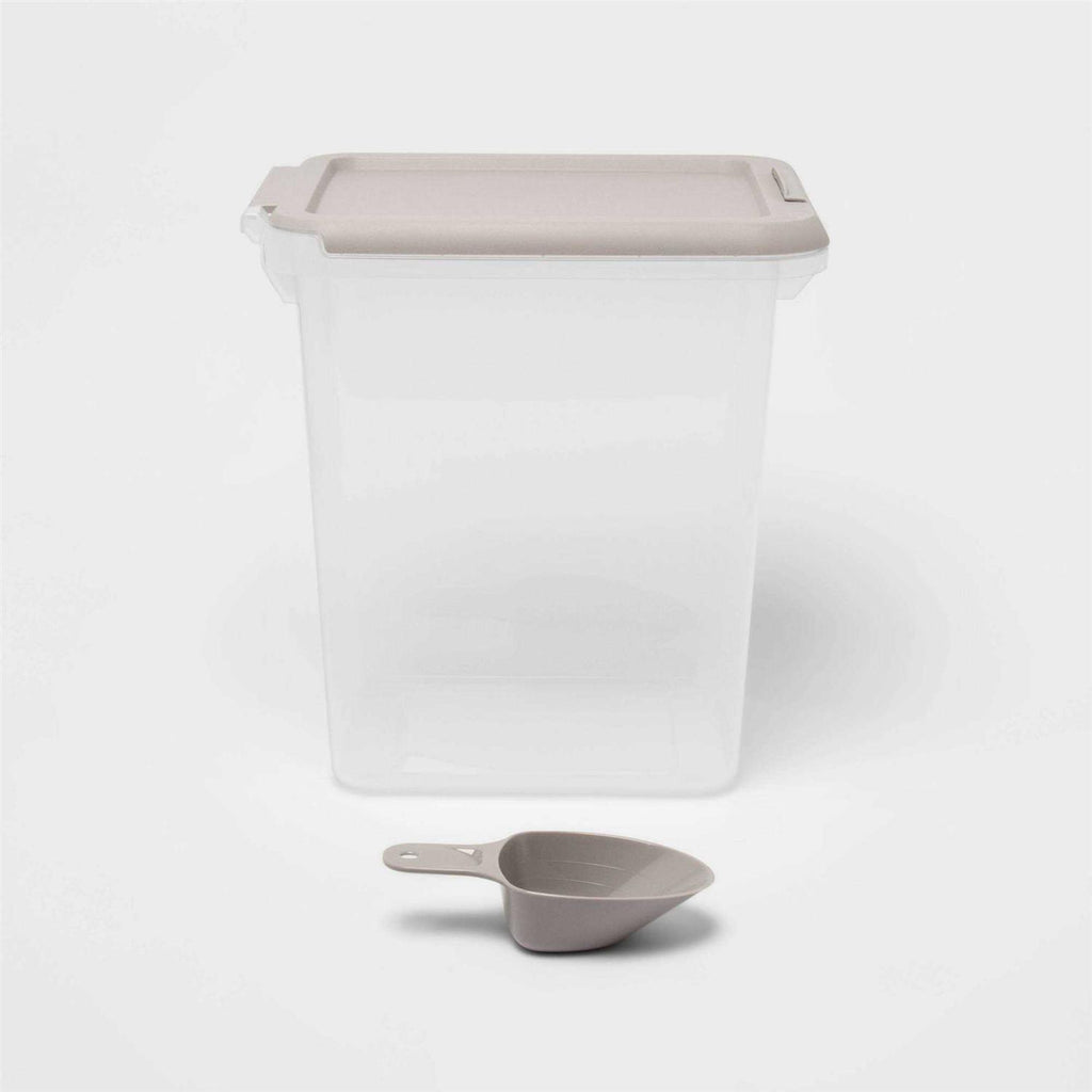 Pet Food Storage Tub with Built-in Scoop S7264