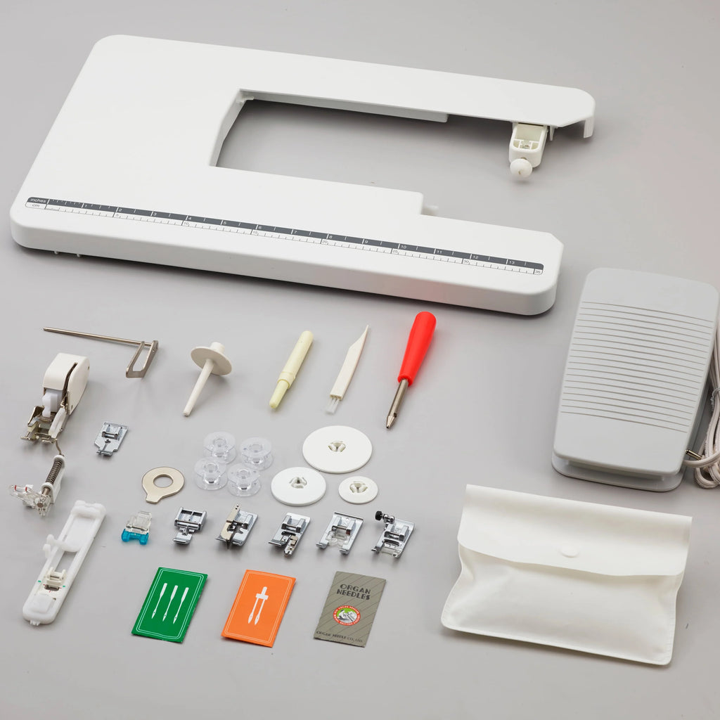 Computerized Sewing and Quilting Machine with Wide Table E1748