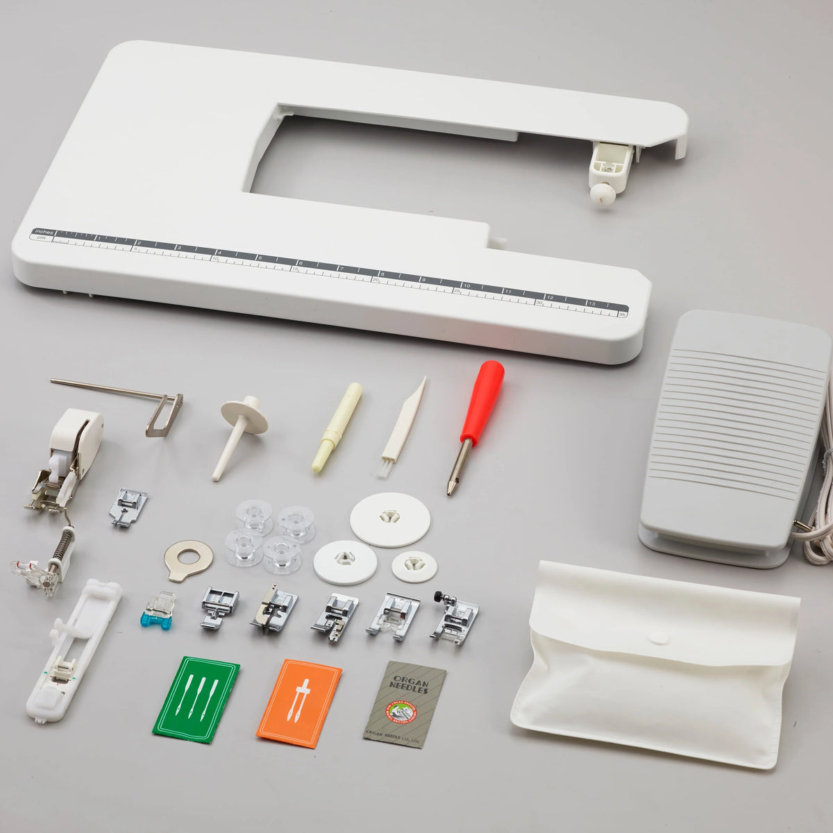 Computerized Sewing and Quilting Machine with Wide Table E1748