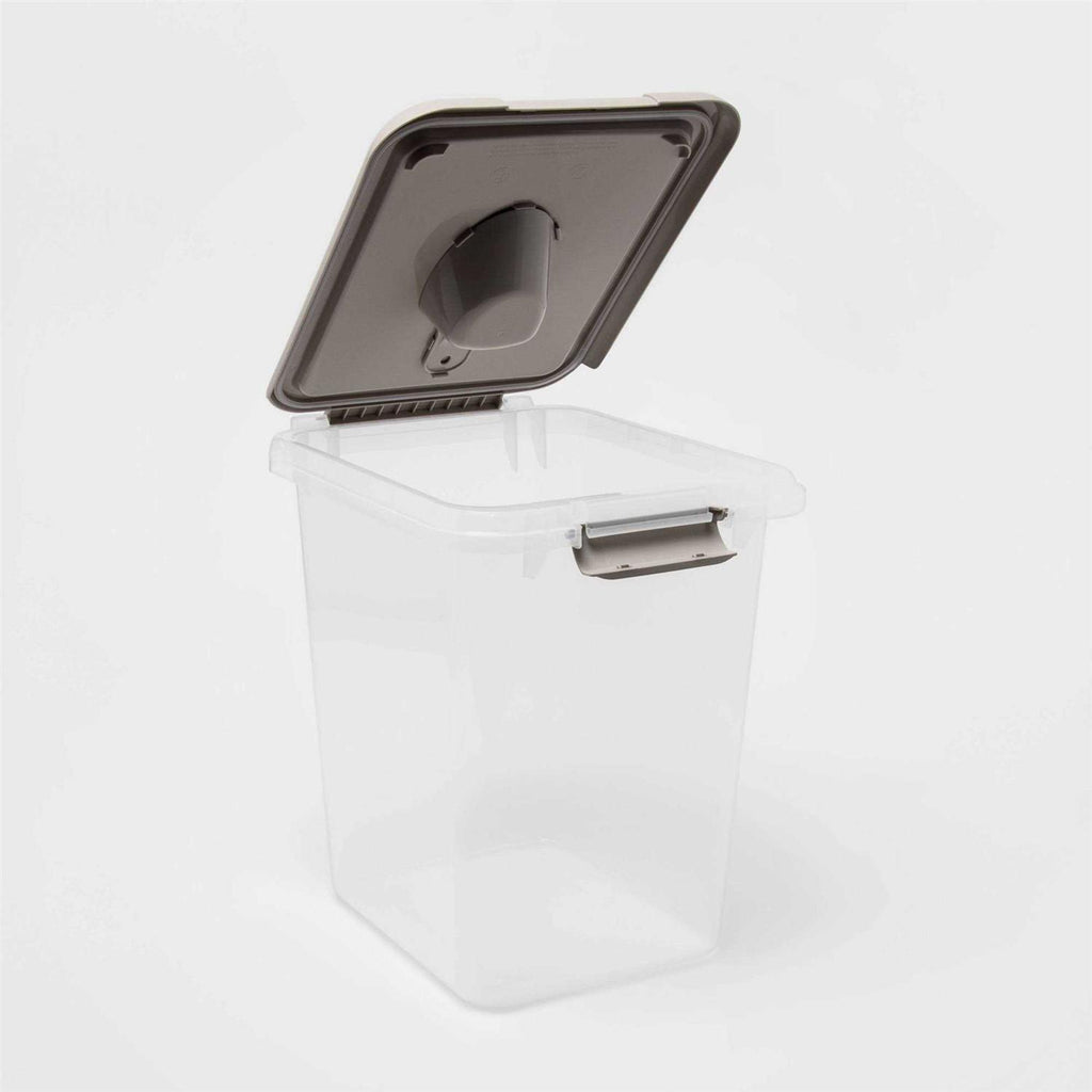 Pet Food Storage Tub with Built-in Scoop S7264
