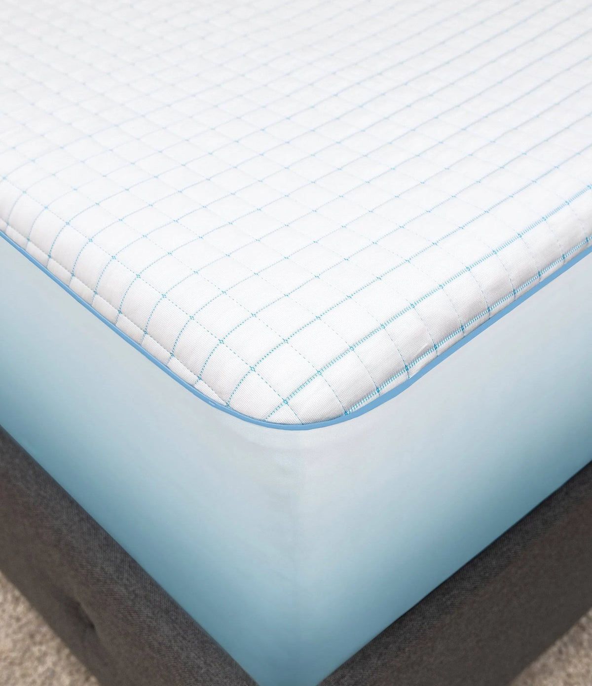 White King Waterproof Mattress Protector L429883