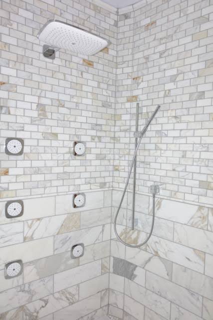 Calacatta Gold 6x18 Polished Marble Subway Tile B329