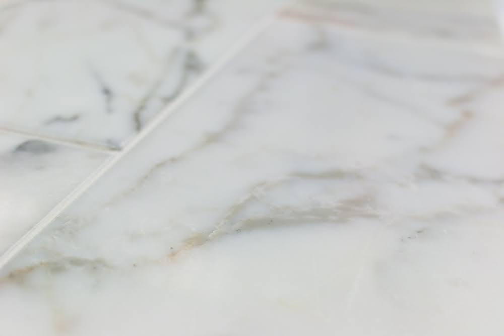 Calacatta Gold 6x18 Polished Marble Subway Tile B329