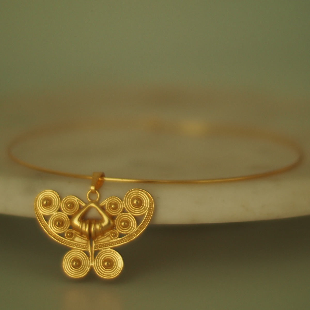 24k Gold Plated Omega Choker Necklace with Butterfly Pendant W299