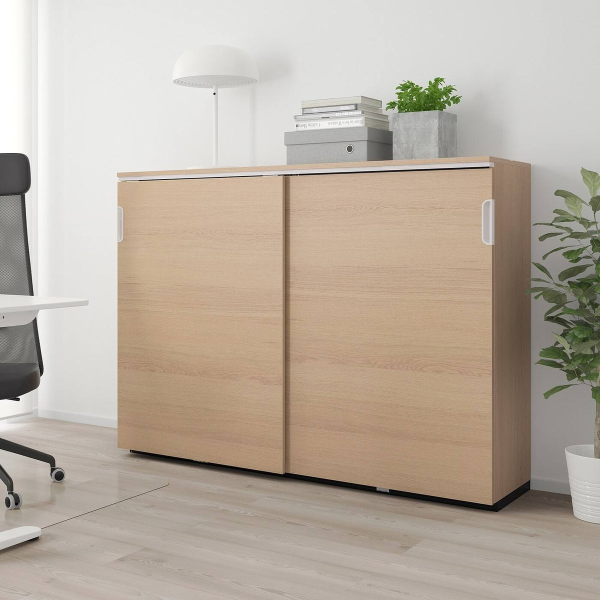 White Stained Oak Veneer Cabinet with Sliding Doors G375401