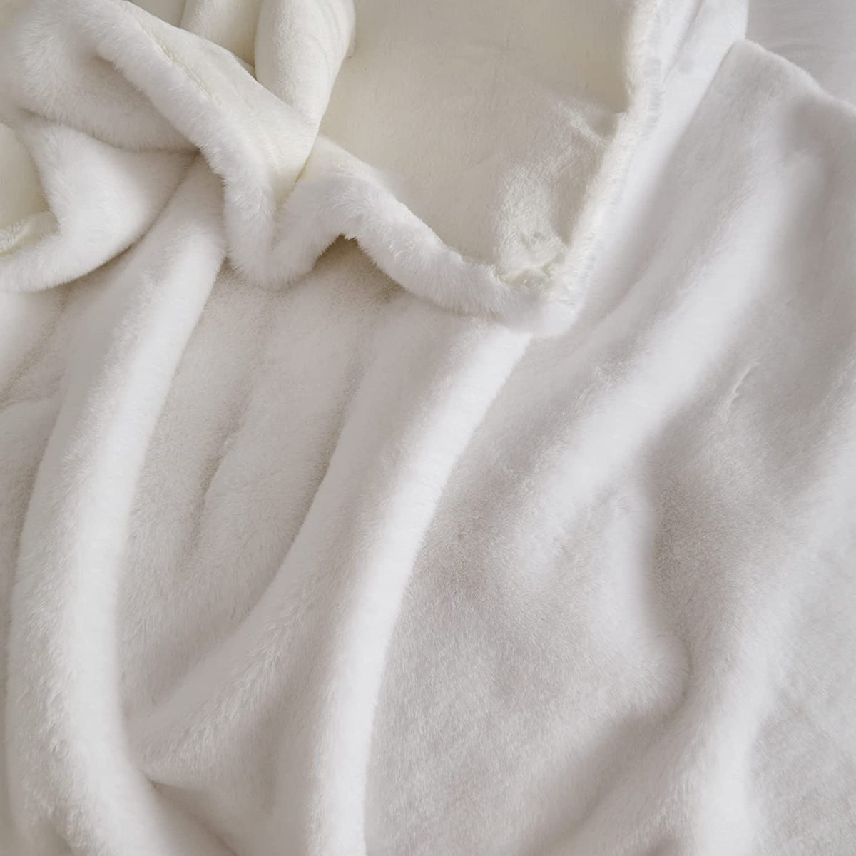 Faux Fur Reversible Throw Blanket 60"x80" White E932