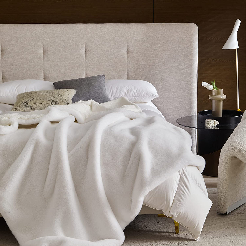 Faux Fur Reversible Throw Blanket 60"x80" White E932